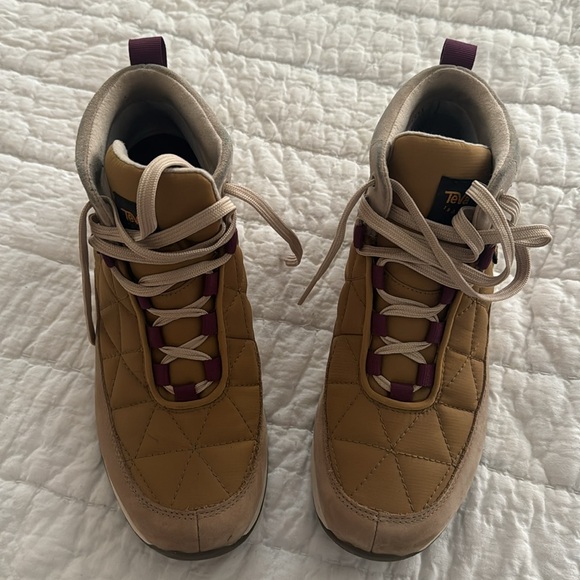 Teva Womens ReEmber Commute Yellow Quilted Outdoor Ankle Boots Shoes - Picture 5 of 9